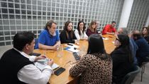 tras los problemas con licencias en escuelas de neuquen, el gobierno recibio a aten: que acordaron
