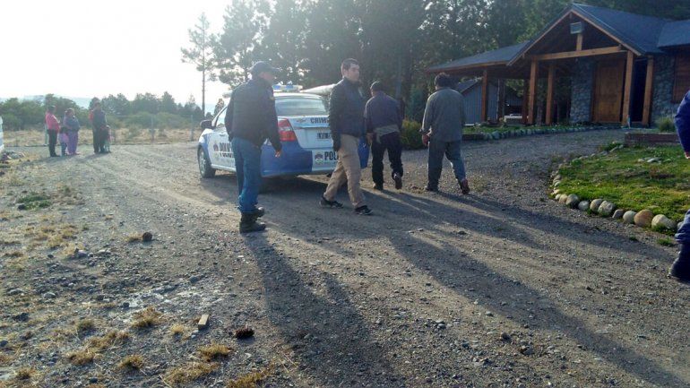 Le rompieron las paredes y el suelo buscando dinero