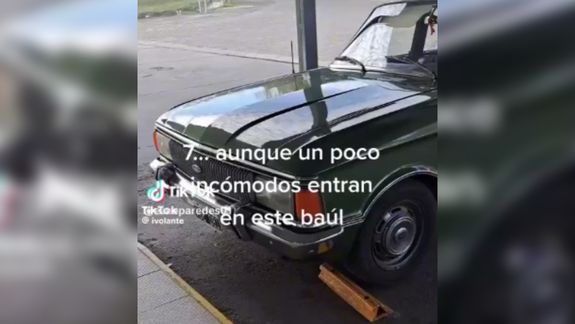El Falcon verde, símbolo de la última dictadura, en un repudiable video. Quien lo filmó cuenta con el respaldo de Victoria Villarruel en redes.