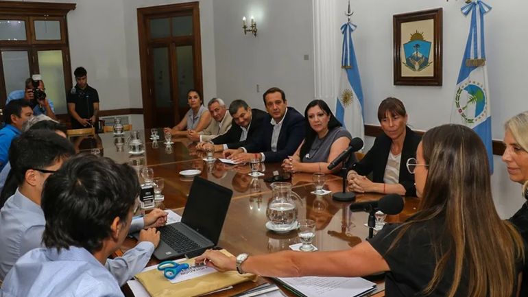 Hay ofertas para reconstruir la escuela de Caviahue que fue arrasada por el fuego