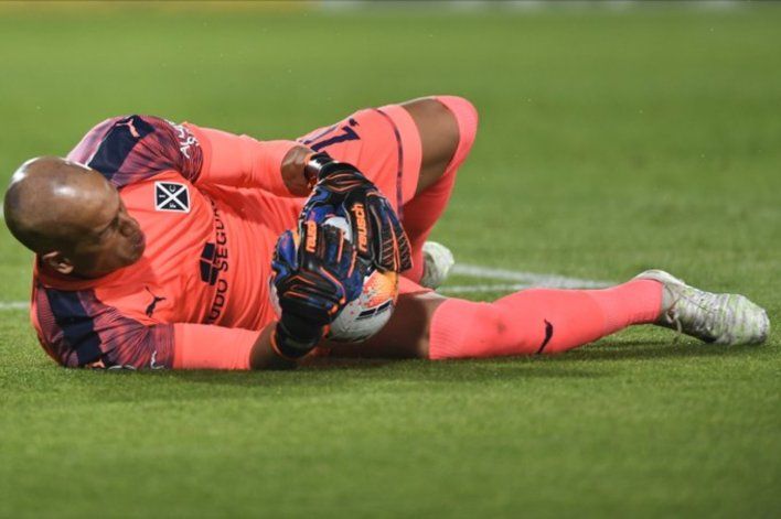 Sosa se lució en el arco del Rojo, que pasó de fase en la Copa Sudamericana.