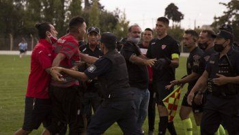 sobisch: esto te saca las ganas de seguir, los chicos lloraban en el vestuario sobisch: esto te saca las ganas de seguir, los chicos lloraban en el vestuario