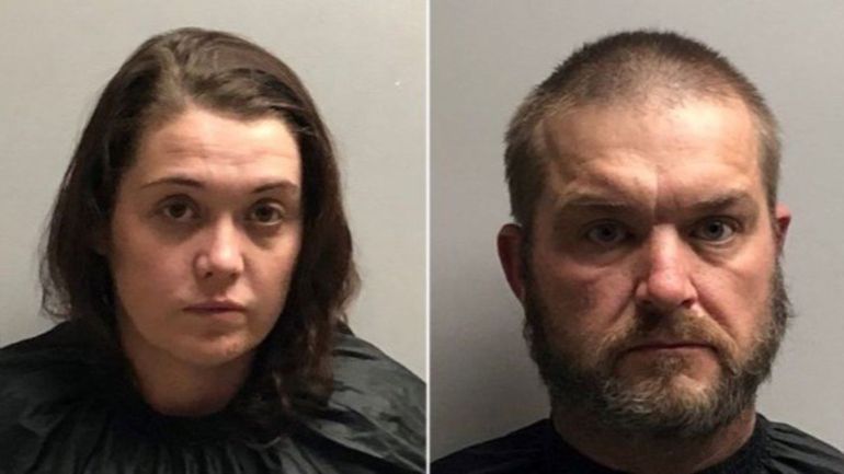 Prisión para una pareja por dejar solo a su hijo en vacaciones