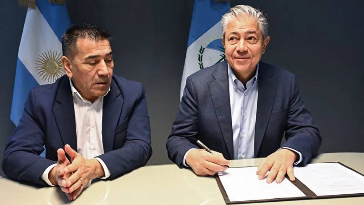 Figueroa acuerda con intendentes y acelera la construcción de viviendas en el interior