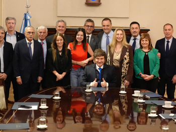 El primer intercambio entre los funcionarios será la agenda legislativa del mes, con especial dedicación en el Presupuesto 2026.