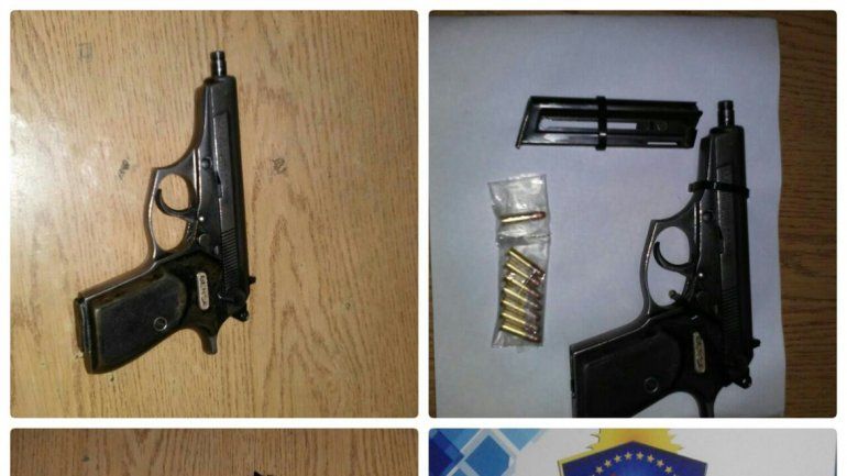 El arma que iba en el cochecito fue secuestrada por la Policía.