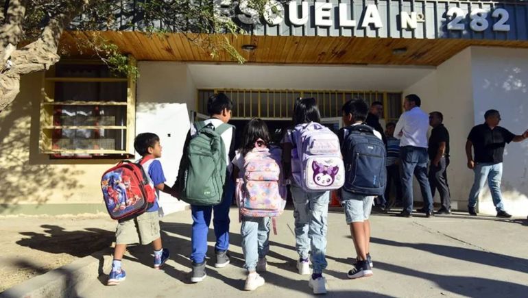 Soledad Martínez en el inicio del ciclo lectivo: Hacía más de 20 o 30 años que algunas escuelas esperaban obras