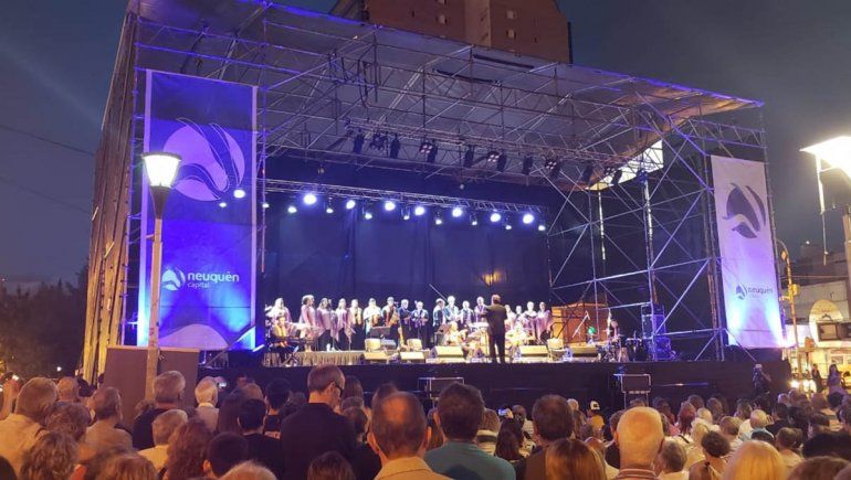 Una multitud disfrutó de la Misa Criolla en pleno centro