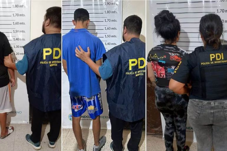 La policía detuvo a cuatro sospechosos de asesinar al niño de 10 años. La policía detuvo a cuatro sospechosos de asesinar al niño de 10 años.