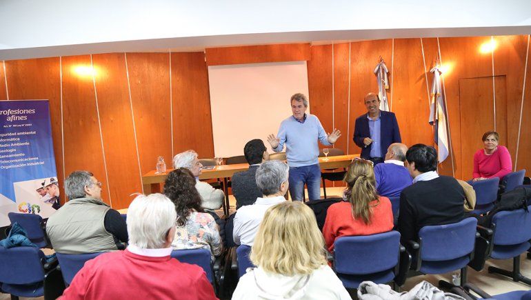 Bermúdez llevó su plan de gobierno  a los ingenieros