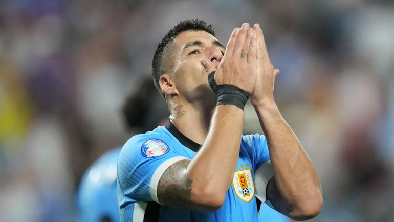 Luis Suárez dijo adiós en el estadio Centenario.