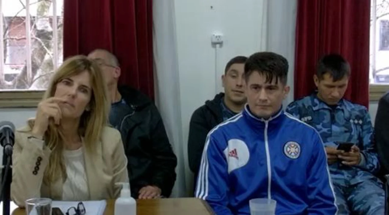 Ramos, el asesino de Tehuel, durante la lectura de la sentencia a prisión perpetua. Ramos, el asesino de Tehuel, durante la lectura de la sentencia a prisión perpetua.