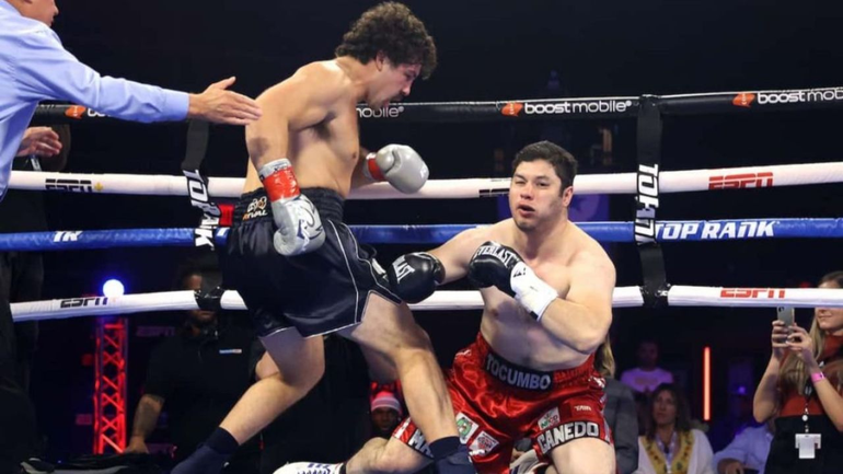 Nocaut brutal: lo mandó a la lona a los 44 segundos y lo dejó inconsciente