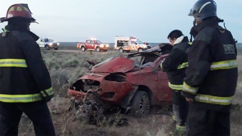 Regresaban de El Chocón a Cutral Co y volcaron cerca de Challacó: hay dos heridos