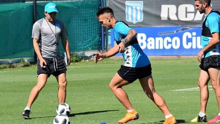 Martínez volvió de la Selección y será titular en la Academia.