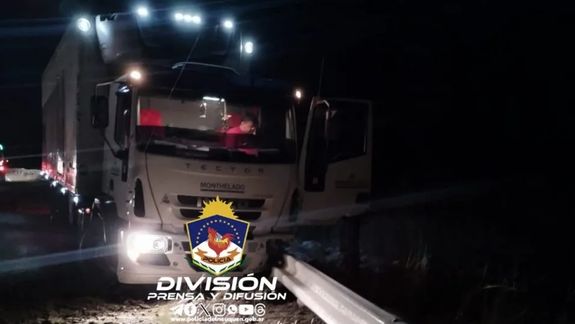 Ruta 40: camionero borracho chocó contra el guardarrail