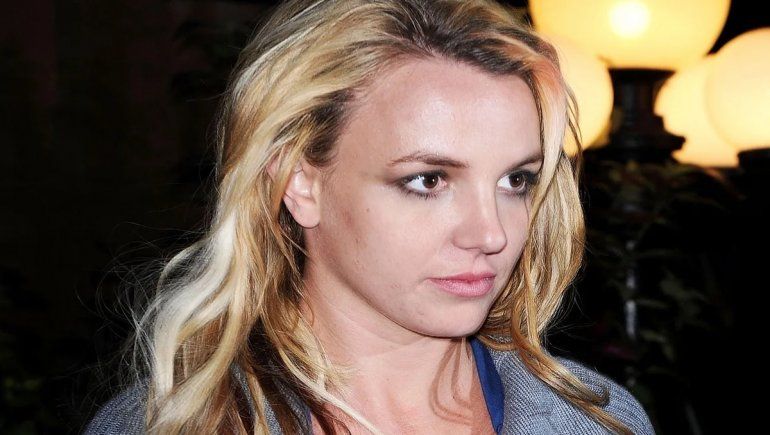 Con nuevo abogado y entre lágrimas, Britney Spears acusó a su padre de abuso de tutela