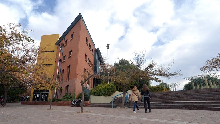 Cómo tomar horas docentes en Neuquén: así sigue el proceso en el CPE