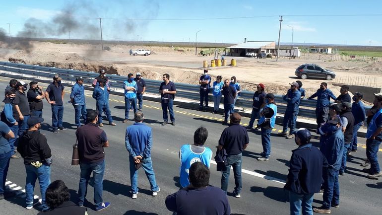Los trabajadores del EPAS ya se habían manifestado en el puente Arroyito.