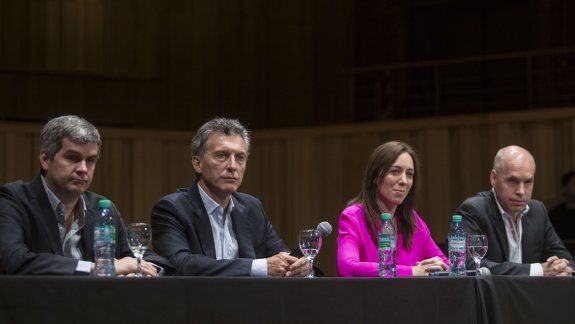 Macri, junto a Marcos Peña, Laura Vidal y Rodríguez Larreta.