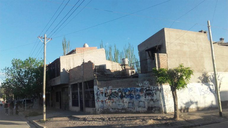 Intentan quemarle la casa a una Bin Laden: investigan si fue por una pelea callejera