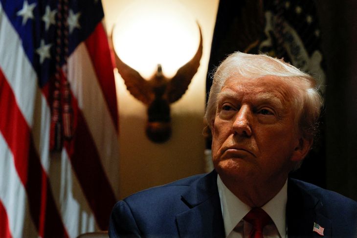 El presidente de Estados Unidos, Donald Trump, anunci&oacute; la reversi&oacute;n de la licencia otorgada a Chevron para operar en Venezuela. REUTERS/Brian Snyder