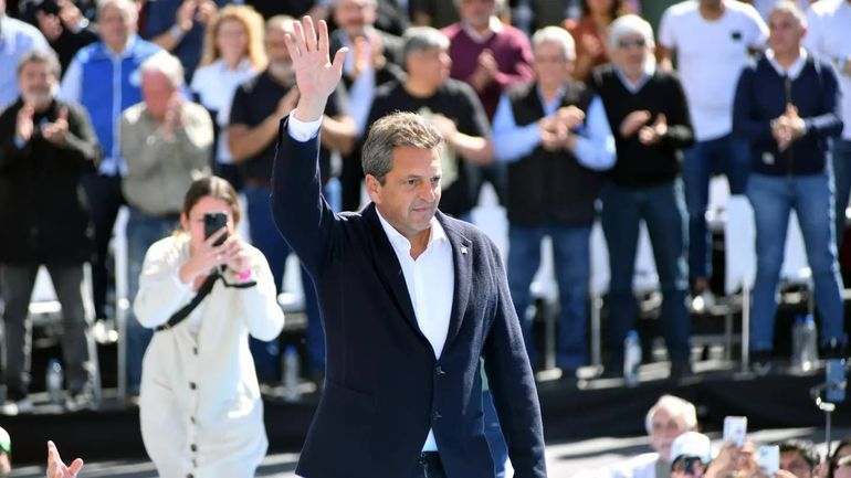 Sergio Massa cerrará su campaña presidencial con un acto en una fábrica de de trabajadores en el interior del país. Sergio Massa cerrará su campaña presidencial con un acto en una fábrica de de trabajadores en el interior del país.