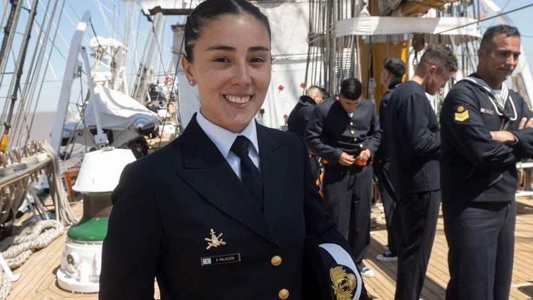 Sofía Palacios, guardamarina en comisión infante de marina, oriunda de San Rafael, Mendoza. Sofía Palacios, guardamarina en comisión infante de marina, oriunda de San Rafael, Mendoza.