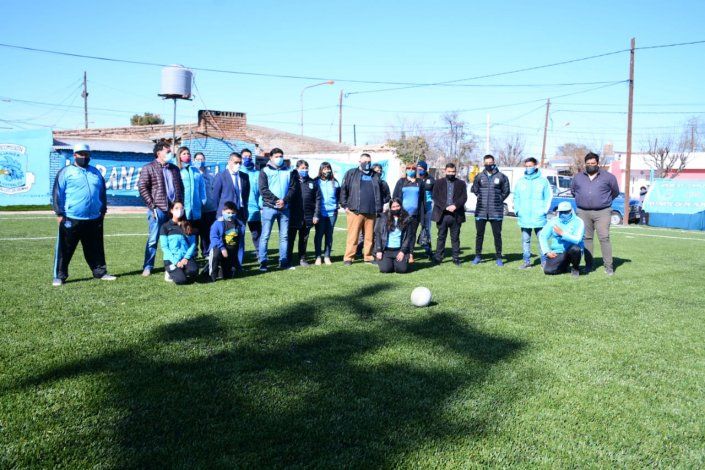 Cutral Co: Alianza inauguró el sintético en la cancha auxiliar
