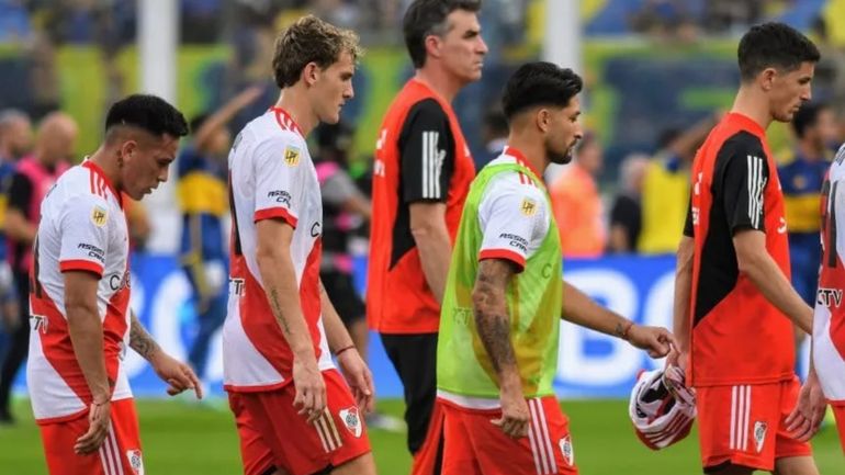 Los jugadores de River tras la derrota con Boca Los jugadores de River tras la derrota con Boca