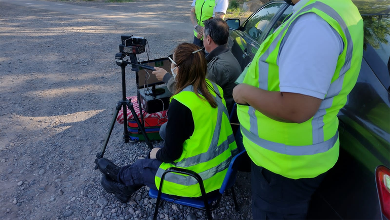 Los radares en la Ruta 7 en El Chañar se habían dado de baja el 10 de diciembre del 2023 por errores de la empresa Fluxa SA. Los radares en la Ruta 7 en El Chañar se habían dado de baja el 10 de diciembre del 2023 por errores de la empresa Fluxa SA.