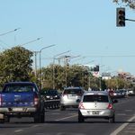 Avenida Mosconi: la Muni ajustará los semáforos para reducir la espera en los cruces | LM Neuquen Avenida Mosconi: la Muni ajustará los semáforos para reducir la espera en los cruces