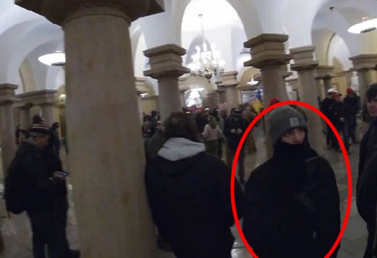 Una imagen de Matt Huttle en las inmediaciones del Capitolio. Foto Fiscalía del Distrito de Columbia Una imagen de Matt Huttle en las inmediaciones del Capitolio. Foto Fiscalía del Distrito de Columbia