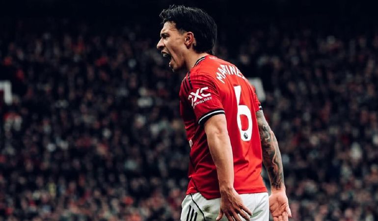El Manchester United derrotó al Arsenal y encendió la Premier League.