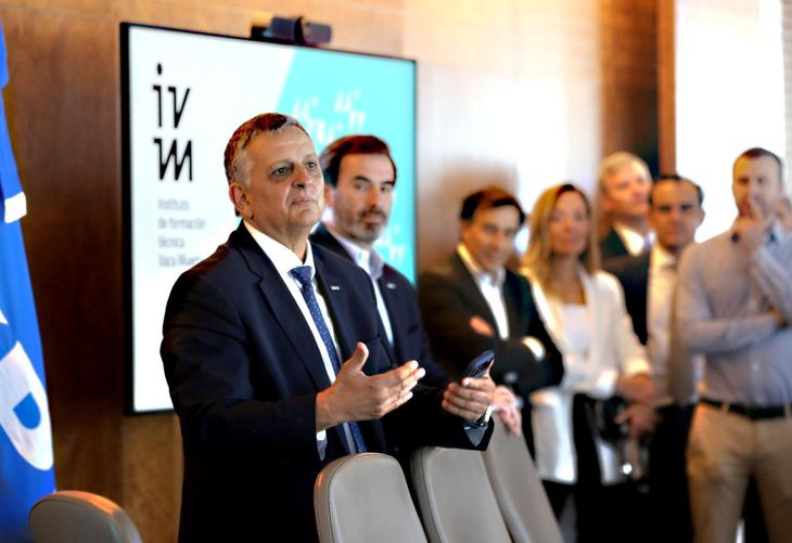 Horacio Mar&iacute;n, CEO y presidente de YPF, en la firma del acuerdo con las empresas de servicios.&nbsp;