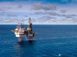 YPF y ENI avanzan en un acuerdo para explorar el potencial offshore en Uruguay.