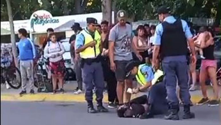 Apuñalaron a un joven en el Paseo de la Costa