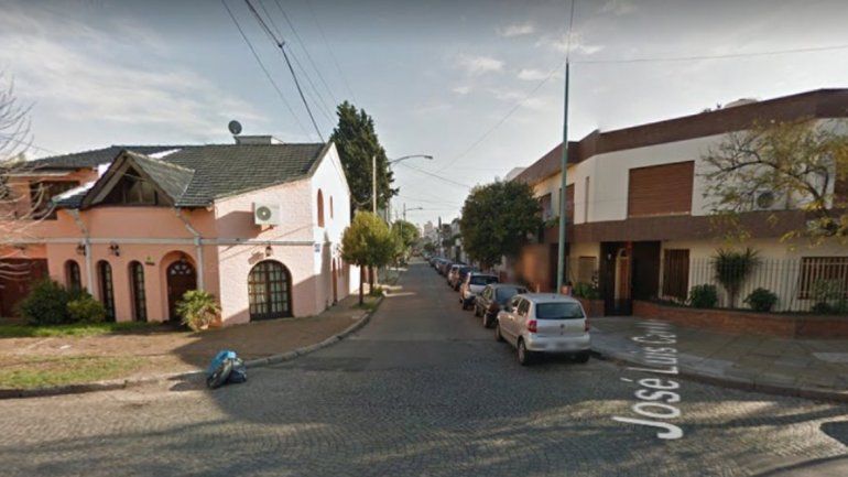 Arrojaron desde un auto en marcha el cadáver de una mula narco 