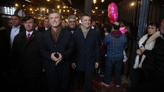 El Presidente ingresó por sorpresa a La Rural y fue ovacionado