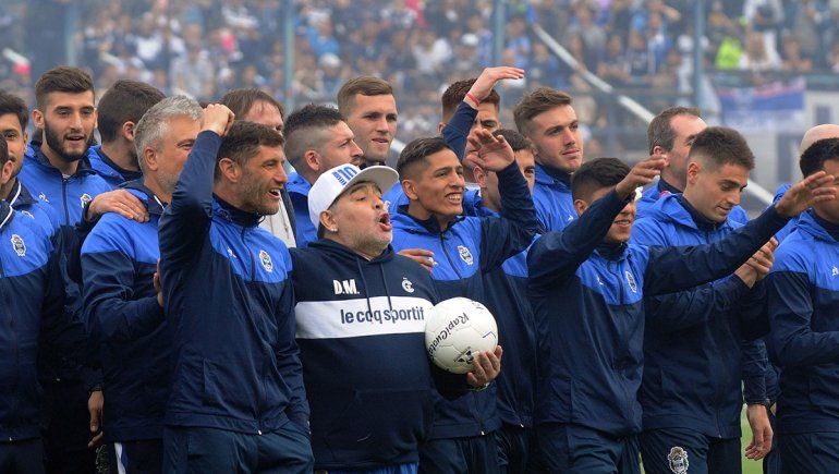 De la emoción de Diego a la revolución en El Bosque, las mejores fotos de un día histórico