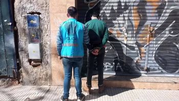 El asesino, de nacionalidad paraguaya, fue detenido poco después de haber apuñalado a un hombre y de herir a otro. El asesino, de nacionalidad paraguaya, fue detenido poco después de haber apuñalado a un hombre y de herir a otro.