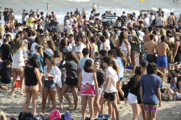 Pinamar: verano sin bebidas alcohólicas en la playa