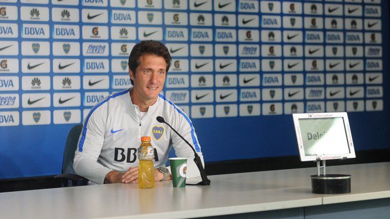 Guillermo Barros Schelotto se ilusiona con la llegada de Walter Montoya.