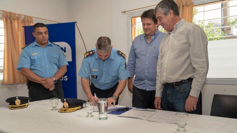 El IPVU cedió inmuebles a la Policía y a una comisión vecinal
