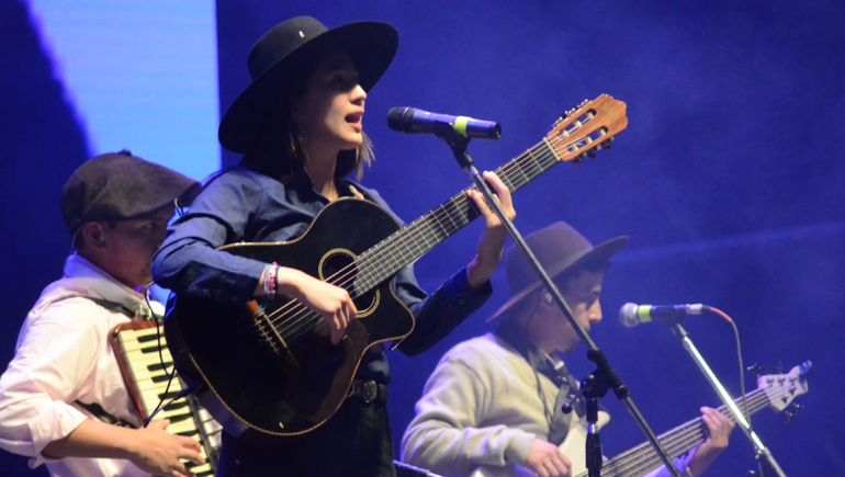 Quién es la joven que hizo delirar el Parque Central
