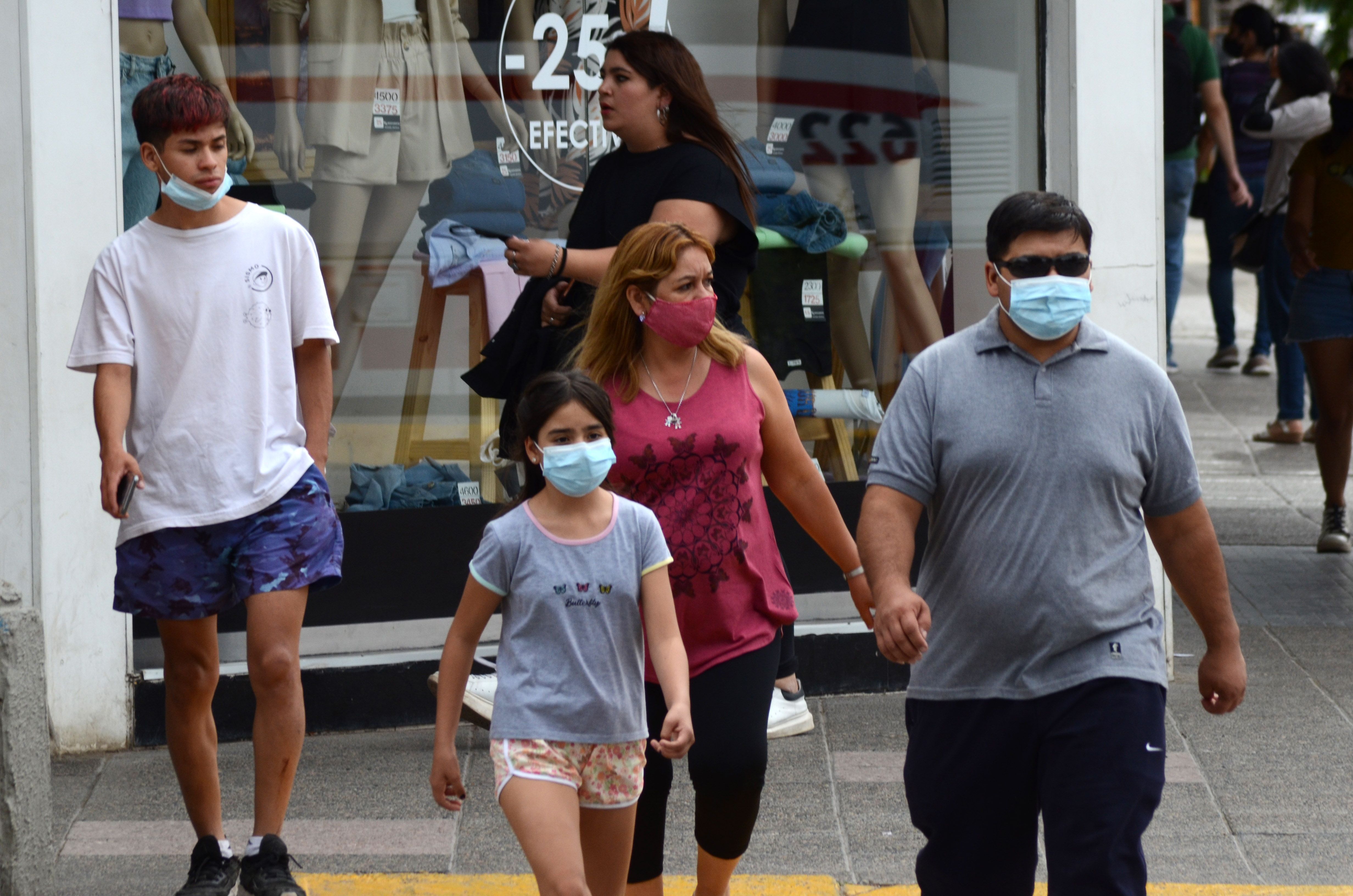 Se reafirma la tendencia a la baja de los casos activos de COVID