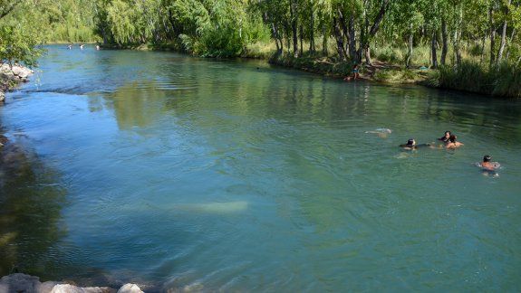 Contaminaci&oacute;n en el Paseo de la Costa del R&iacute;o Limay.