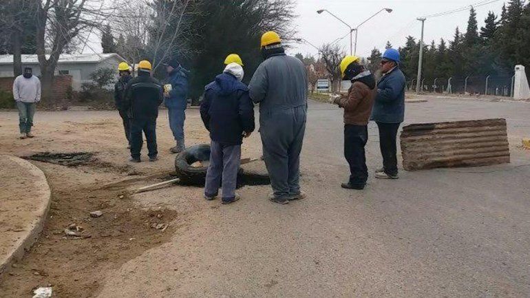 Peligra la obra de una escuela por la falta de pago a los obreros