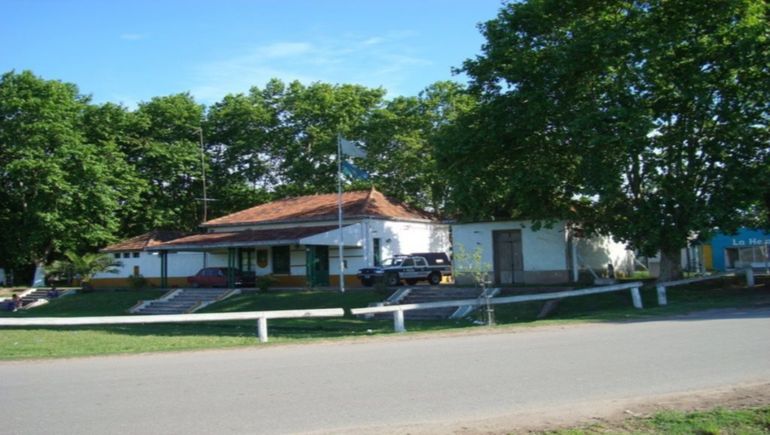 El policía se entregó por el doble femicidio en La Plata y ahora está a disposición de la Justicia.