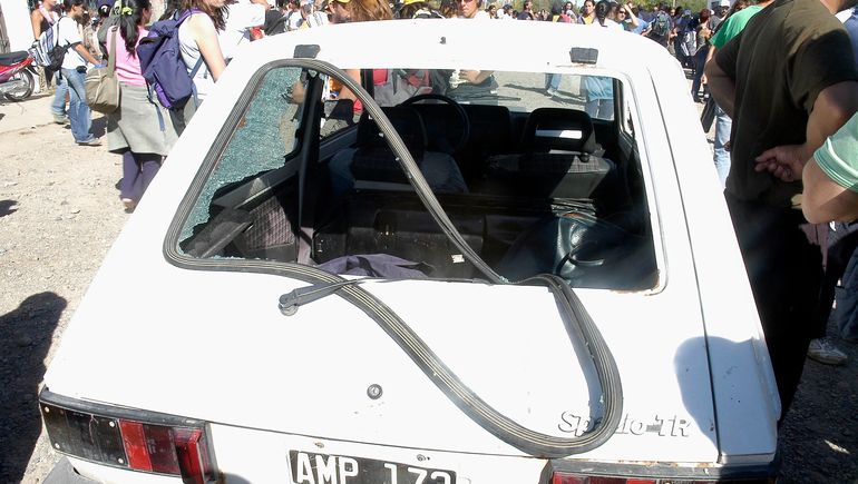 El auto donde fue asesinado Carlos Fuentealba.